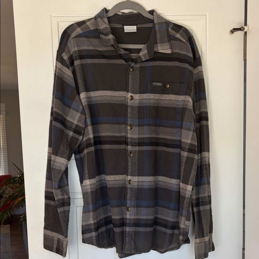 Columbia Thick Gray and Black Shirt Jacket